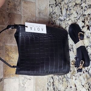 AOTA Elena Vegan Bucket Bag